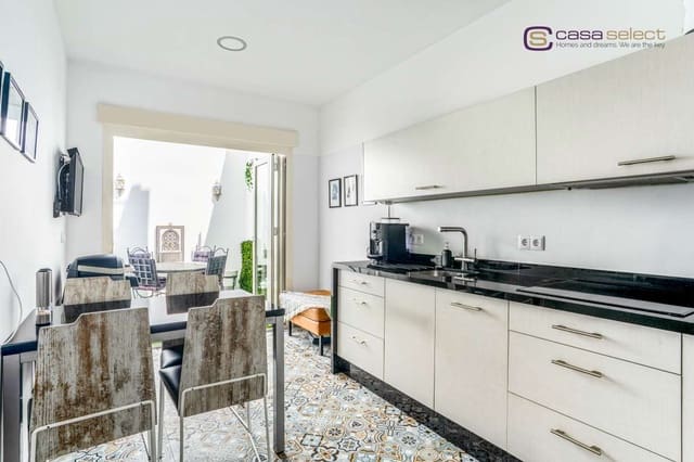 2 bedroom Townhouse for sale in Nerja with pool - € 450,000 (Ref: 9219385)