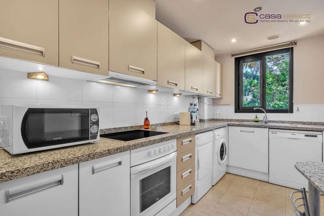 2 slaapkamer Appartement te koop in El Peñoncillo, Torrox met zwembad - € 395.000 (Ref: 9247908)