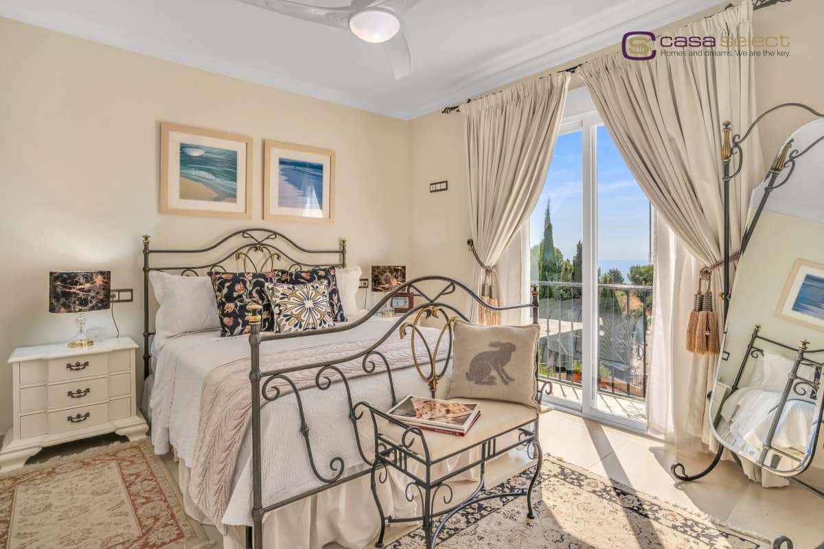 5 bedroom Villa for sale in Frigiliana with pool - € 1,485,000 (Ref: 9352909)