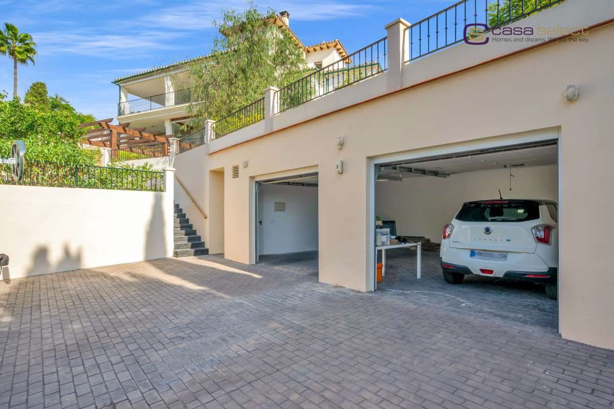 5 bedroom Villa for sale in Frigiliana with pool - € 1,485,000 (Ref: 9352909)