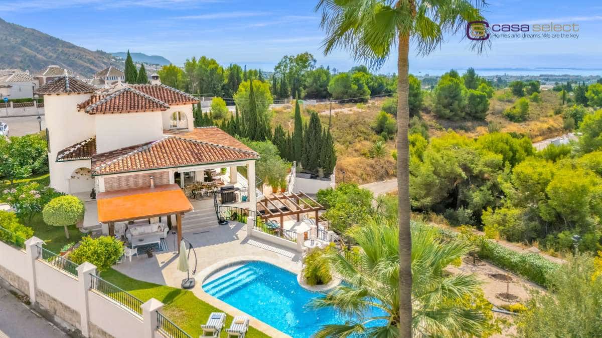 5 bedroom Villa for sale in Frigiliana with pool - € 1,485,000 (Ref: 9352909)