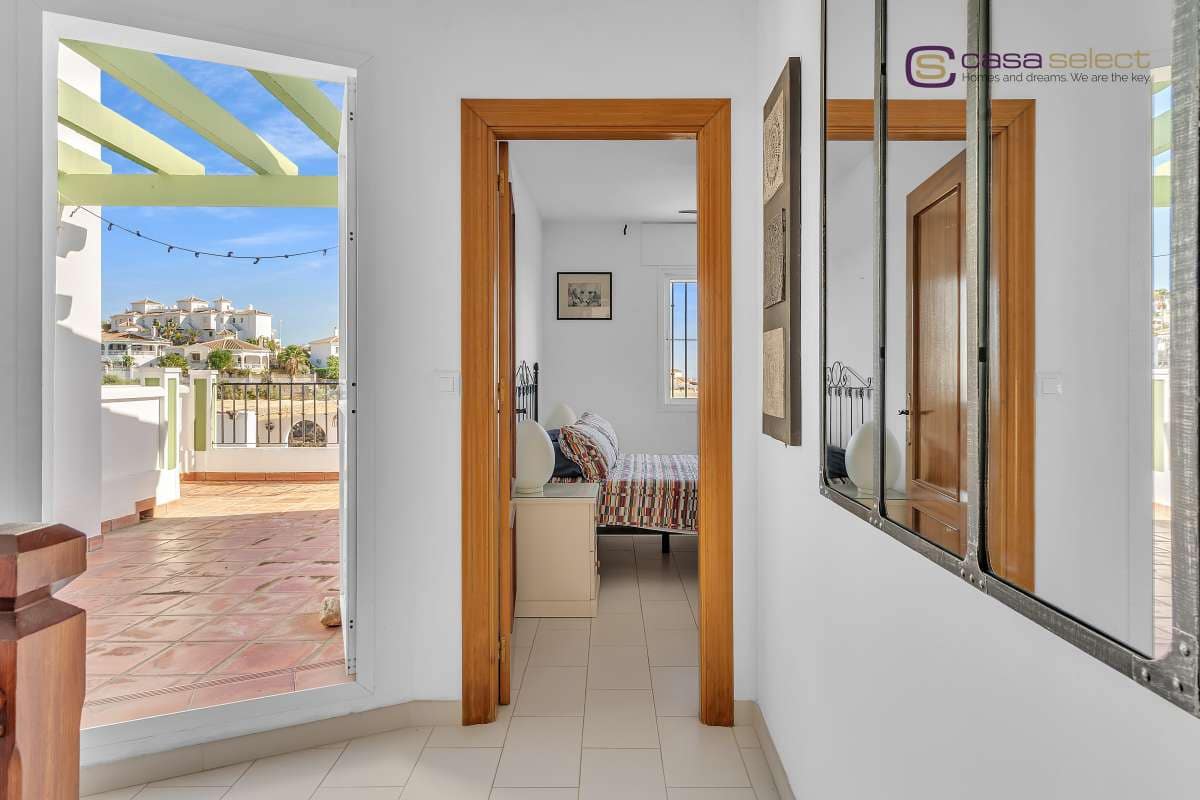 4 soveværelse Villa til salg i Torrox Park med swimmingpool - € 598.000 (Ref: 9357879)