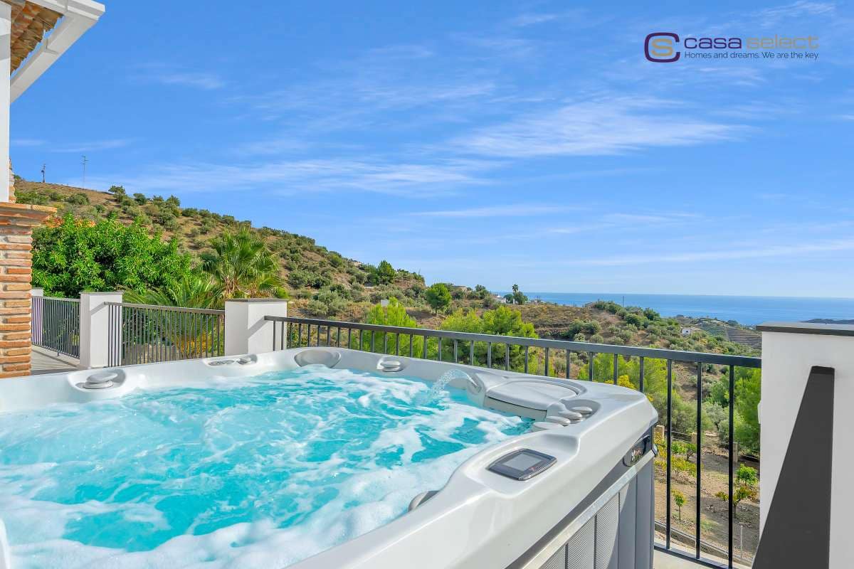 4 Zimmer Villa zu verkaufen in Frigiliana mit Pool - 1.300.000 € (Ref: 9421700)