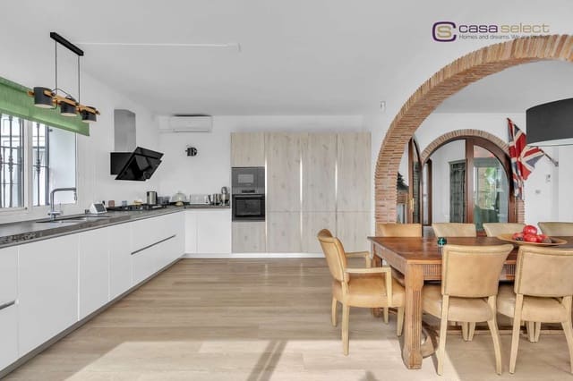 4 Zimmer Villa zu verkaufen in Frigiliana mit Pool - 1.300.000 € (Ref: 9421700)