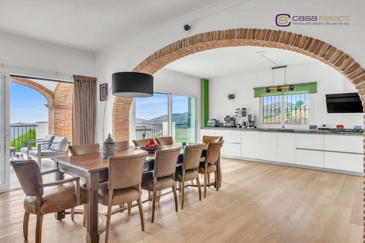 4 Zimmer Villa zu verkaufen in Frigiliana mit Pool - 1.300.000 € (Ref: 9421700)