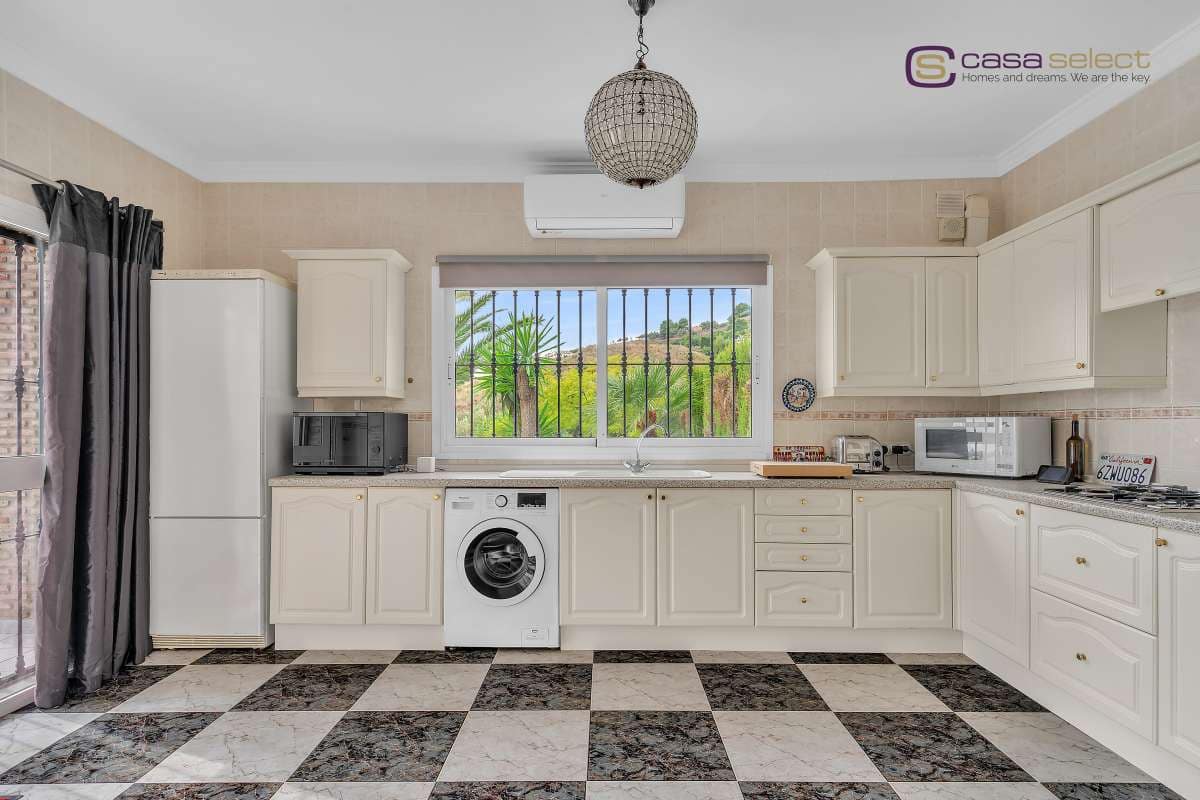 4 Zimmer Villa zu verkaufen in Frigiliana mit Pool - 1.300.000 € (Ref: 9421700)