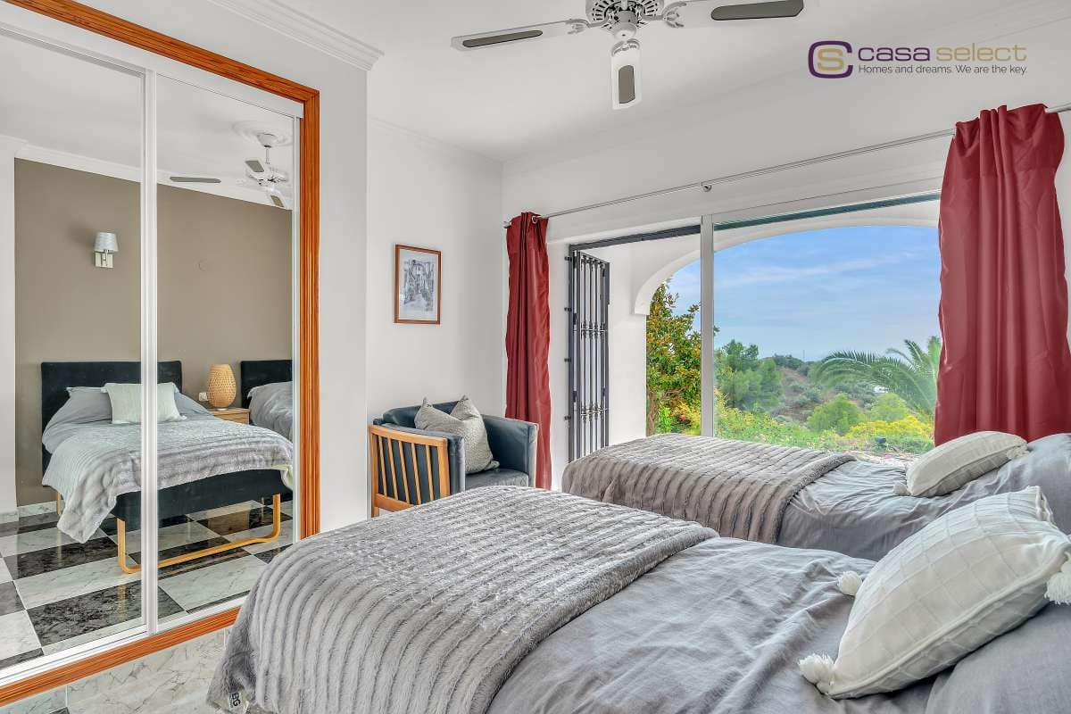 4 Zimmer Villa zu verkaufen in Frigiliana mit Pool - 1.300.000 € (Ref: 9421700)