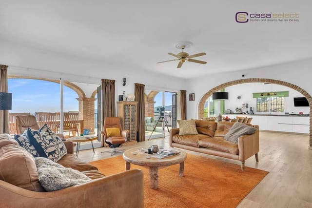 4 Zimmer Villa zu verkaufen in Frigiliana mit Pool - 1.300.000 € (Ref: 9421700)