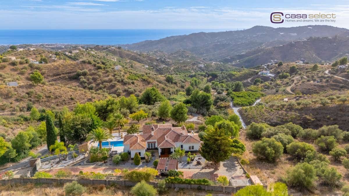 4 Zimmer Villa zu verkaufen in Frigiliana mit Pool - 1.300.000 € (Ref: 9421700)