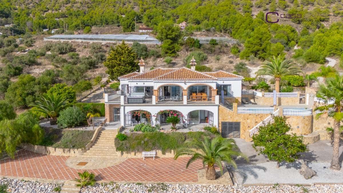 4 Zimmer Villa zu verkaufen in Frigiliana mit Pool - 1.300.000 € (Ref: 9421700)