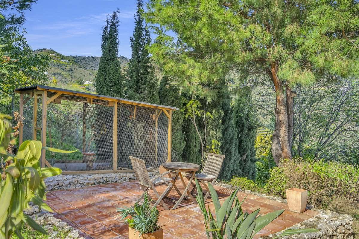 4 bedroom Villa for sale in Torrox with pool - € 565,000 (Ref: 9614442)