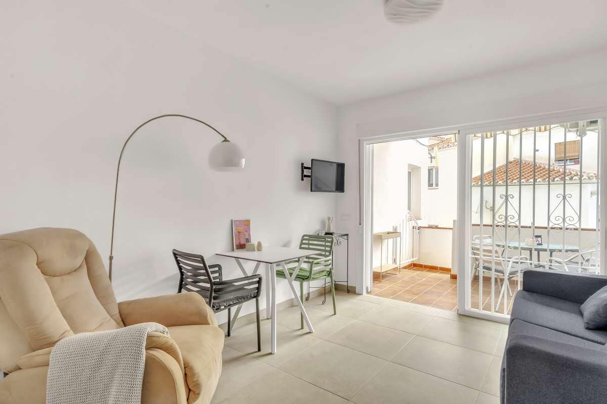 1 bedroom Apartment for sale in Nerja with pool - € 195,000 (Ref: 9720838)