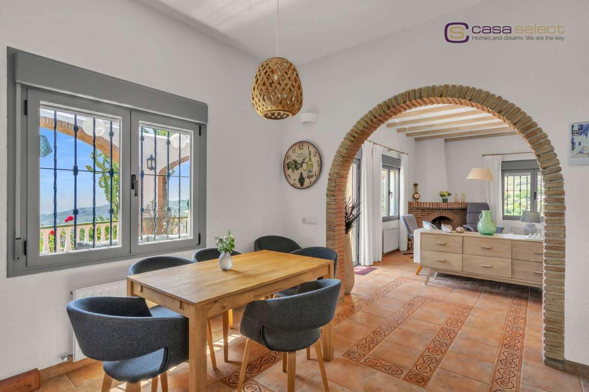 3 bedroom Villa for sale in Frigiliana with pool - € 725,000 (Ref: 9803758)
