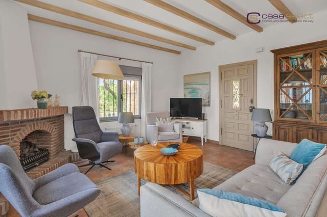 3 slaapkamer Villa te koop in Frigiliana met zwembad - € 725.000 (Ref: 9803758)