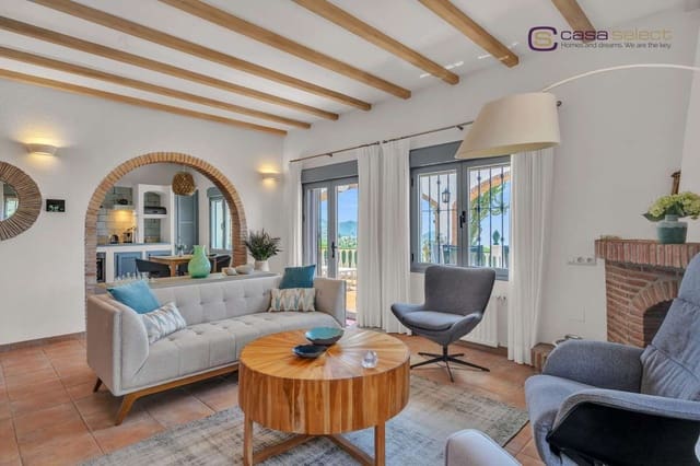 3 slaapkamer Villa te koop in Frigiliana met zwembad - € 725.000 (Ref: 9803758)