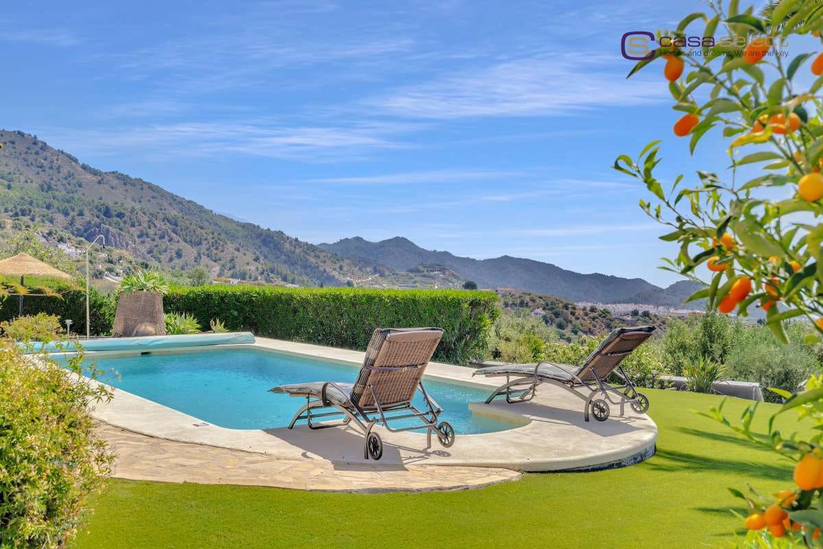 3 bedroom Villa for sale in Frigiliana with pool - € 725,000 (Ref: 9803758)