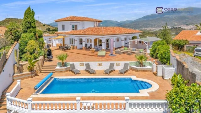4 soverom Villa til salgs i Torre del Mar, Vélez-Málaga med svømmebasseng - € 665 000 (Ref: 9838680)