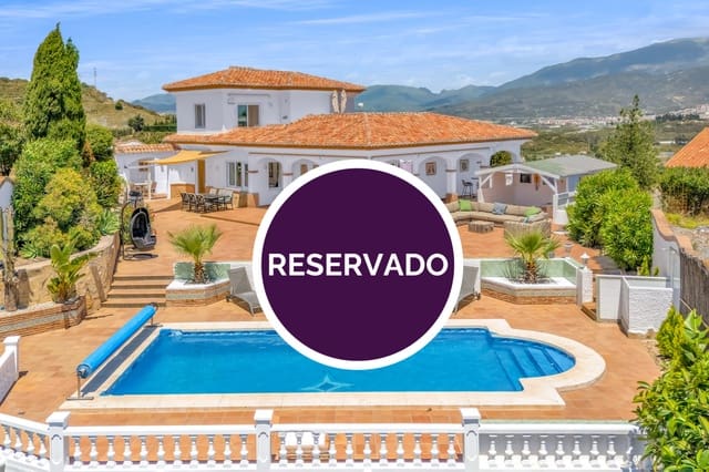 3 chambre Villa/Maison à vendre à Torre del Mar, Vélez-Málaga avec piscine garage - 635 000 € (Ref: 9838680)
