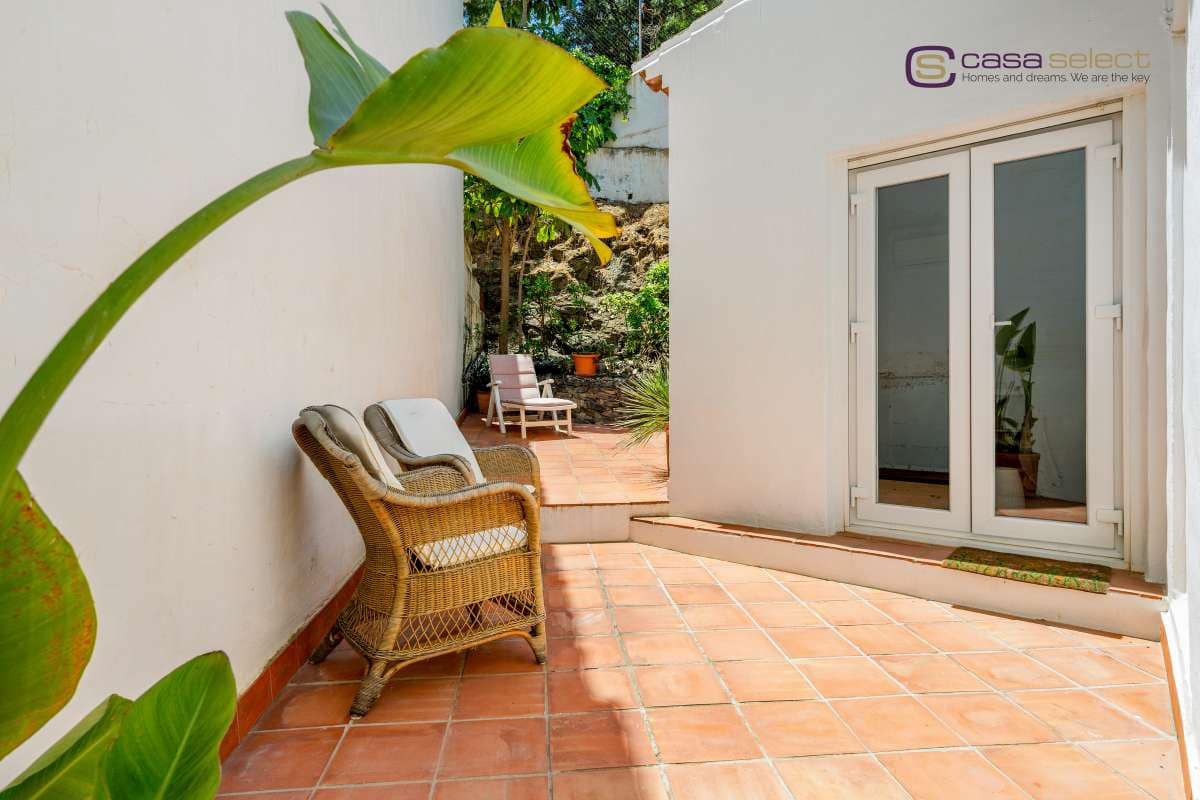 3 bedroom Villa for sale in Nerja with pool - € 449,000 (Ref: 9902467)