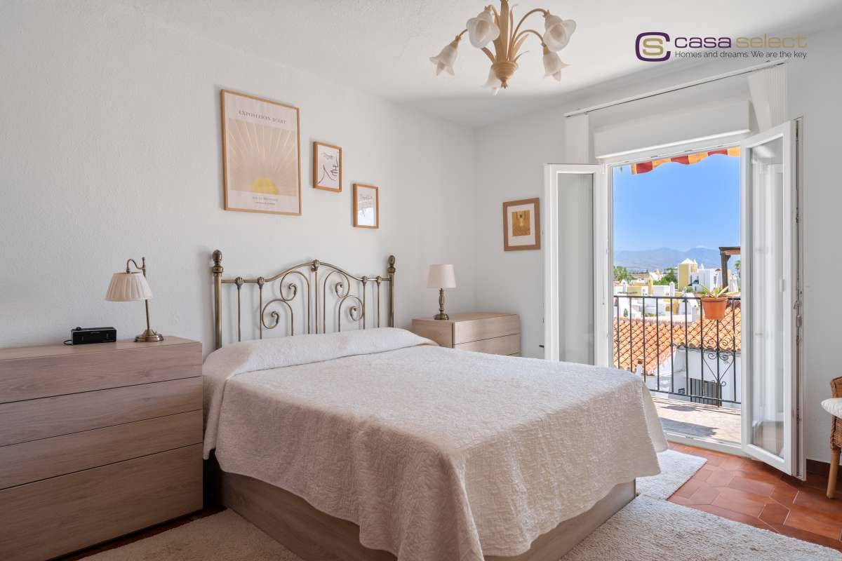 3 bedroom Villa for sale in Nerja with pool - € 449,000 (Ref: 9902467)