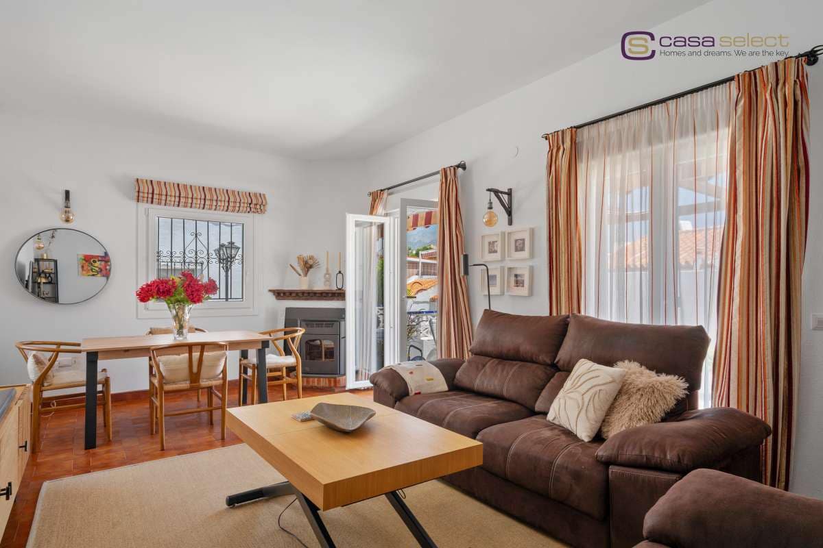 3 bedroom Villa for sale in Nerja with pool - € 449,000 (Ref: 9902467)
