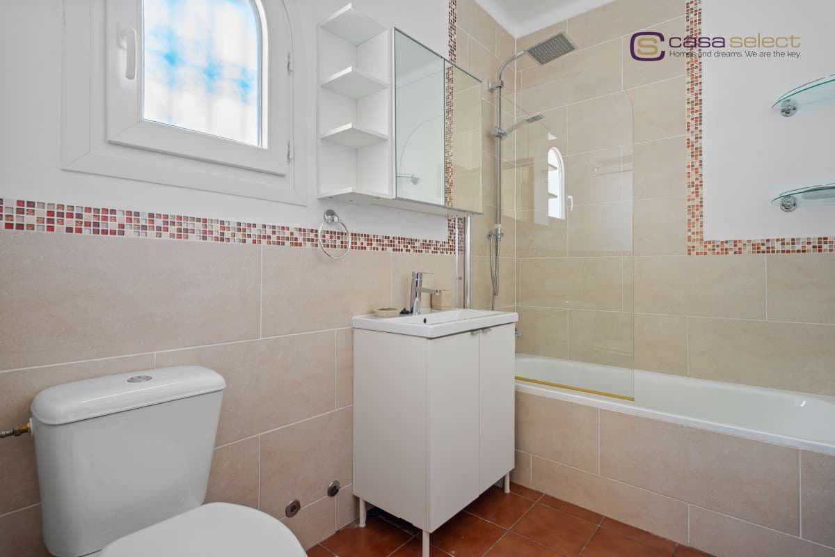 3 bedroom Villa for sale in Nerja with pool - € 449,000 (Ref: 9902467)