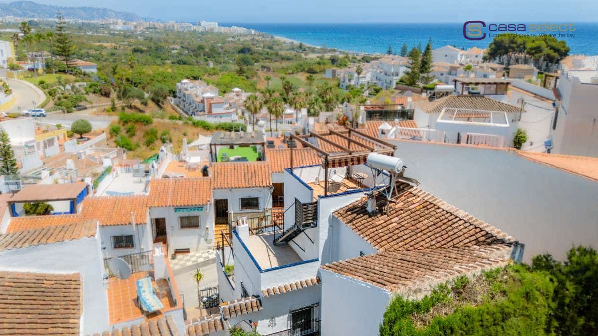 3 bedroom Villa for sale in Nerja with pool - € 449,000 (Ref: 9902467)