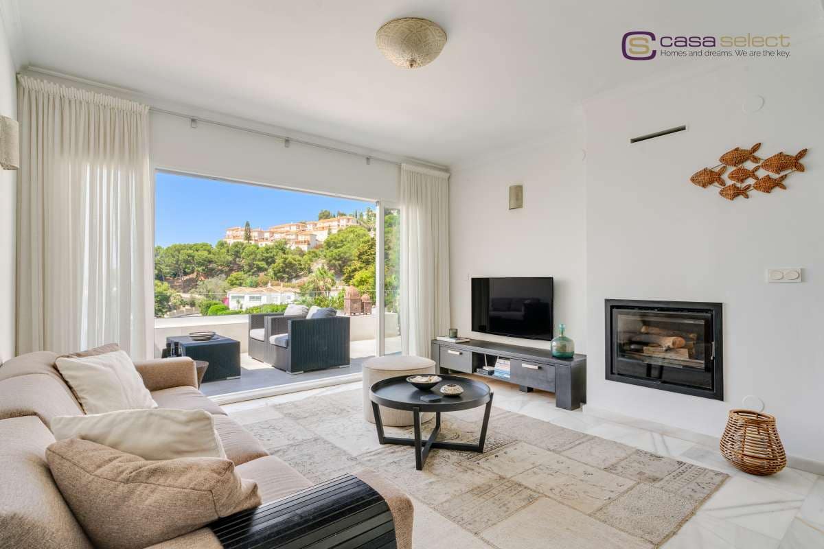 4 Zimmer Villa zu verkaufen in Almunecar mit Pool - 630.000 € (Ref: 9919096)