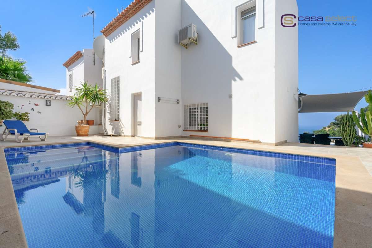 4 Zimmer Villa zu verkaufen in Almunecar mit Pool - 630.000 € (Ref: 9919096)
