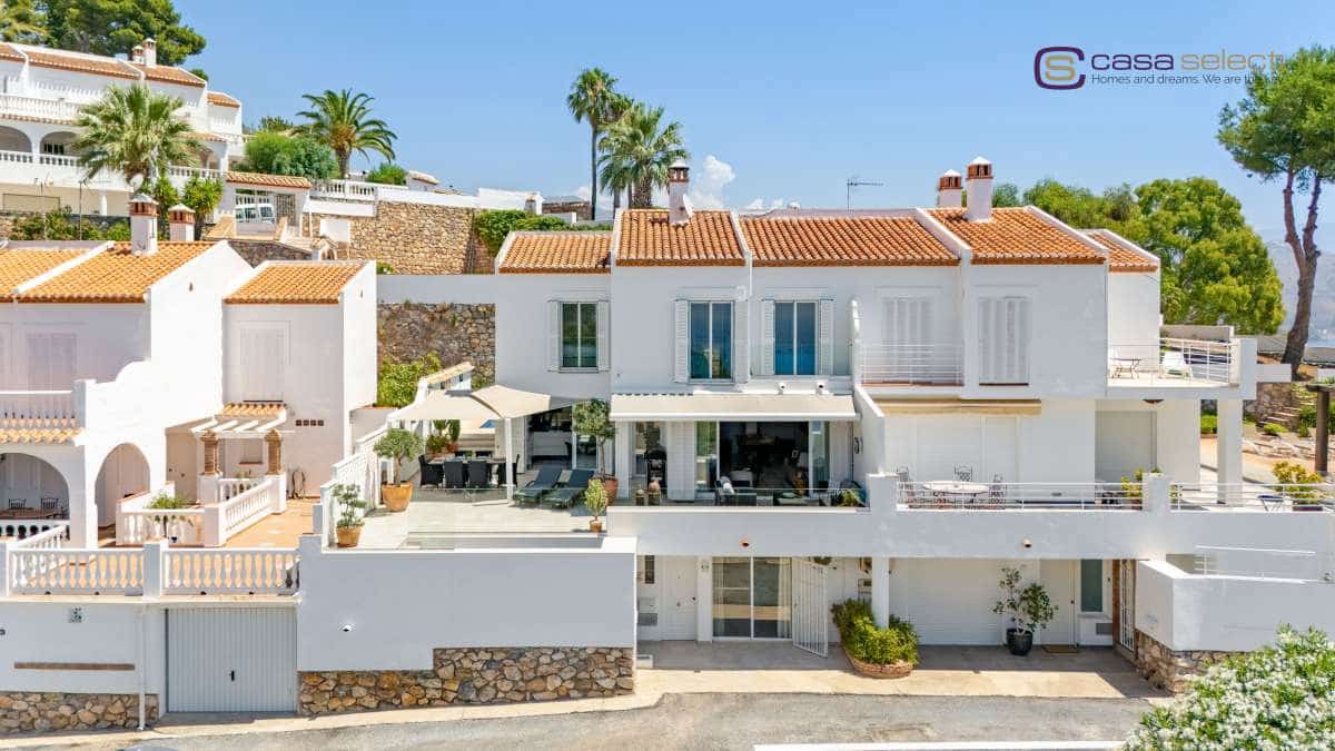4 Zimmer Villa zu verkaufen in Almunecar mit Pool - 630.000 € (Ref: 9919096)