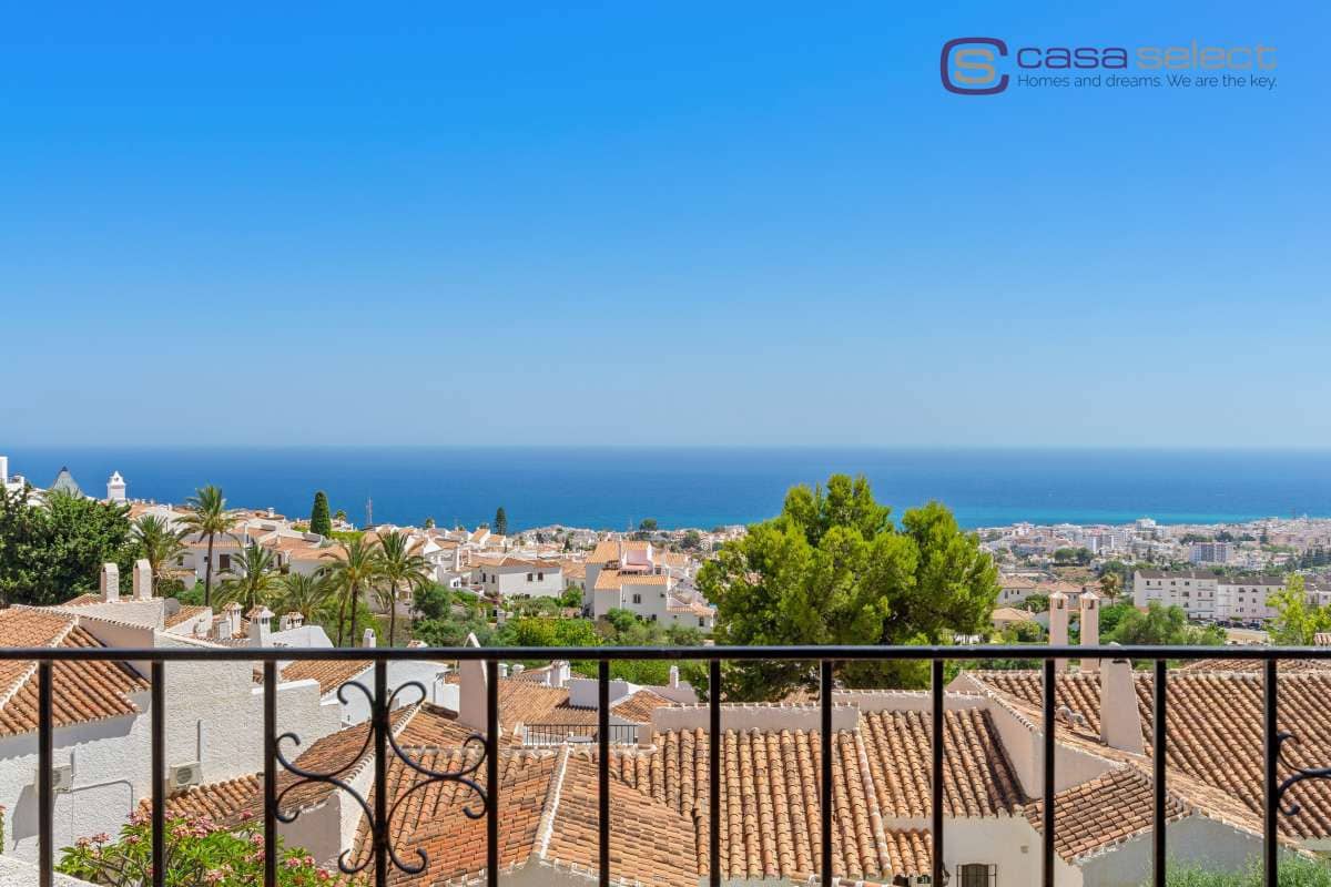 Apartamento de 2 habitaciones en Nerja en venta con piscina - 350.000 € (Ref: 9974384)