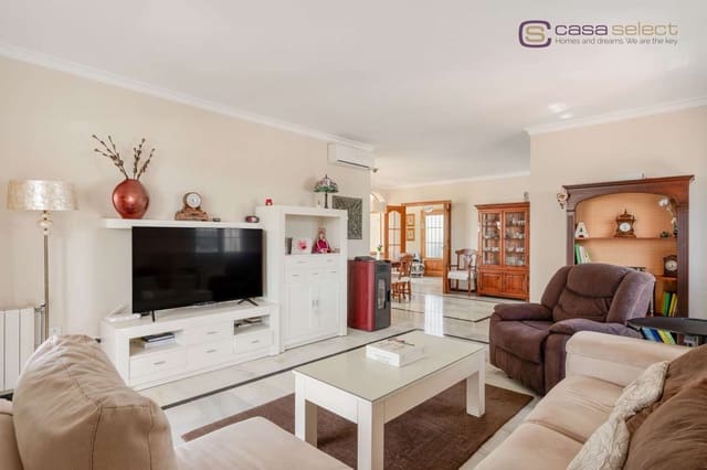 4 Zimmer Villa zu verkaufen in Burriana, Nerja mit Pool - 1.200.000 € (Ref: 9981641)