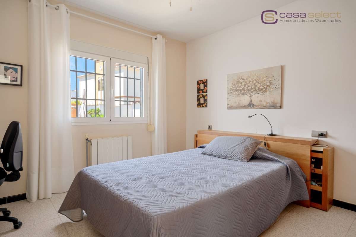 4 chambre Villa/Maison à vendre à Nerja avec piscine - 1 200 000 € (Ref: 9981641)
