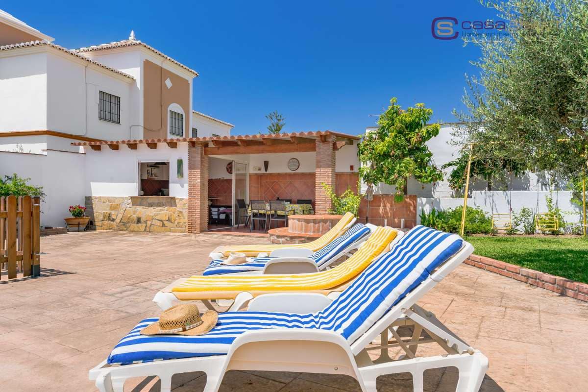 4 chambre Villa/Maison à vendre à Nerja avec piscine - 1 200 000 € (Ref: 9981641)