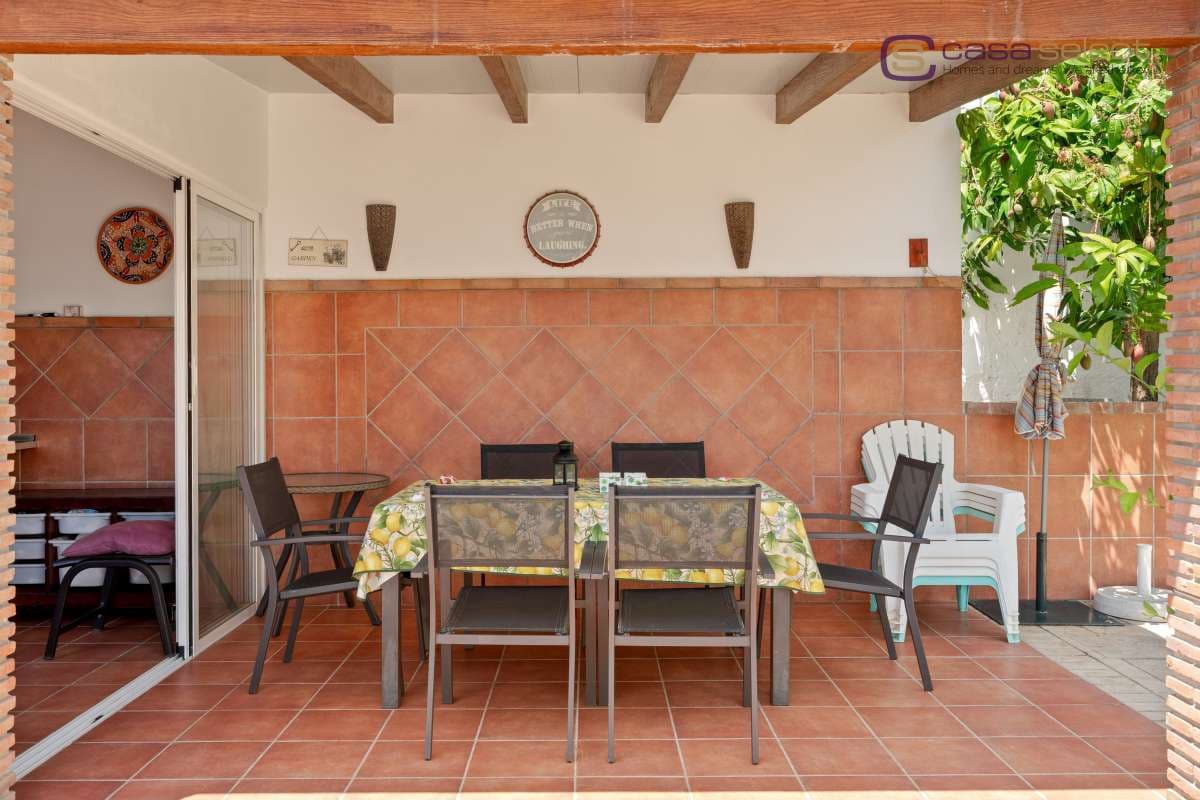 4 chambre Villa/Maison à vendre à Nerja avec piscine - 1 200 000 € (Ref: 9981641)