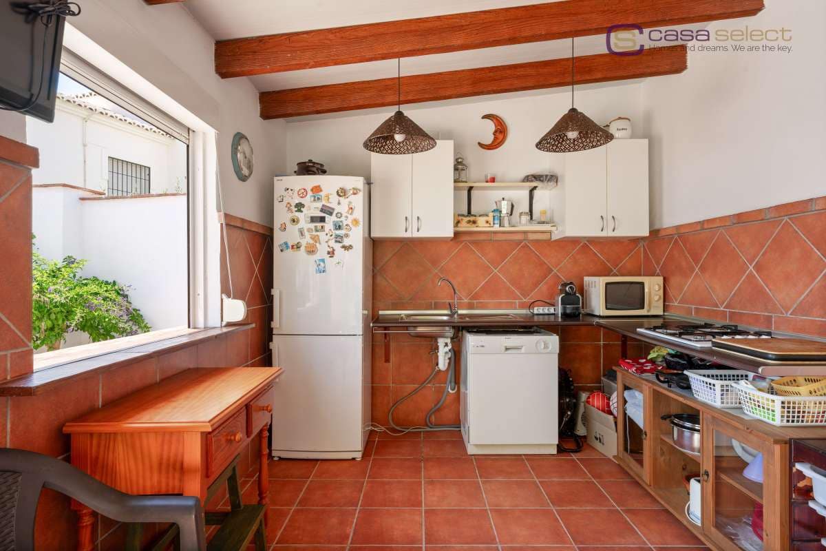 4 chambre Villa/Maison à vendre à Nerja avec piscine - 1 200 000 € (Ref: 9981641)