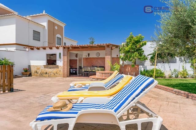 4 Zimmer Villa zu verkaufen in Burriana, Nerja mit Pool - 1.200.000 € (Ref: 9981641)