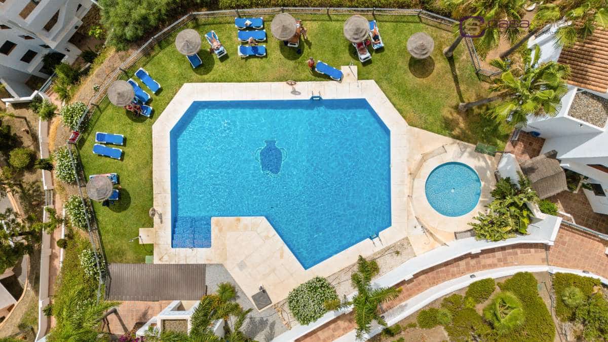Apartamento de 1 habitación en Torrox-Costa en venta con piscina - 280.000 € (Ref: 9984063)