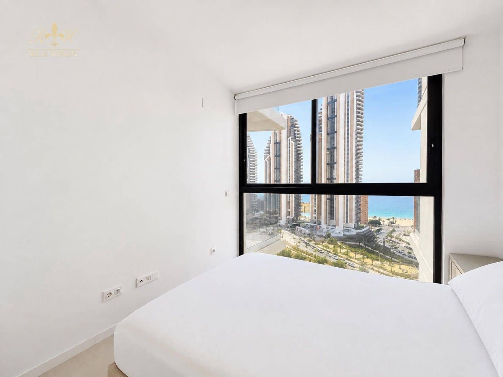 2 soveværelse Lejlighed til salg i Benidorm med swimmingpool garage - € 624.000 (Ref: 10034303)