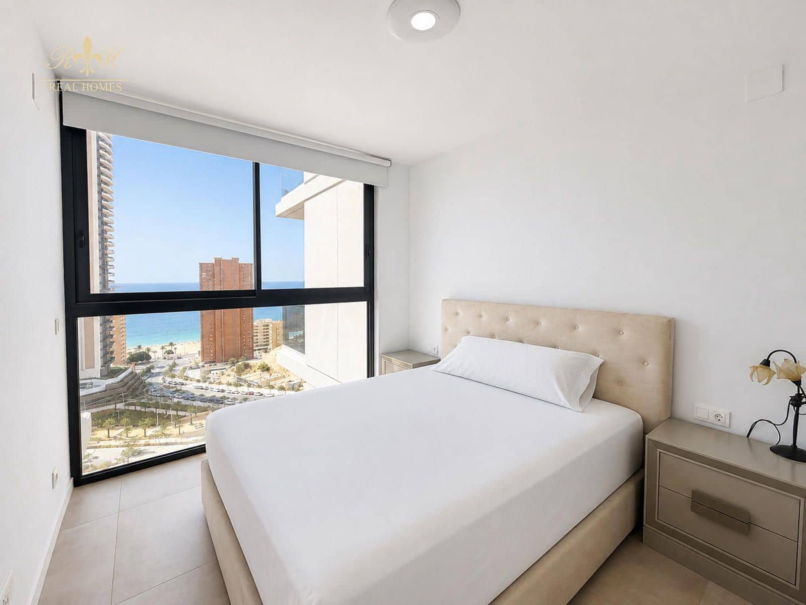 2 soveværelse Lejlighed til salg i Benidorm med swimmingpool garage - € 624.000 (Ref: 10034303)