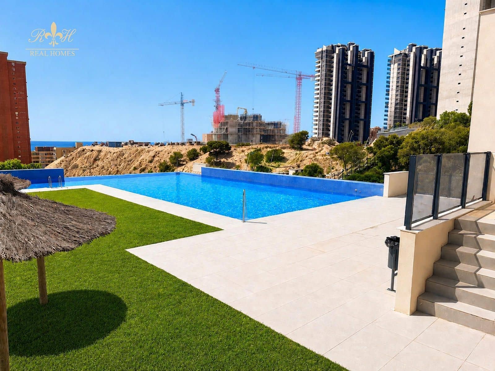 2 soveværelse Lejlighed til salg i Benidorm med swimmingpool garage - € 624.000 (Ref: 10034303)