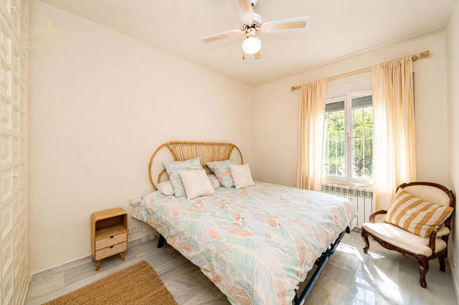 3 bedroom Villa for rent in Alfaz del Pi / L'Alfas del Pi with pool garage - € 2,200 (Ref: 10034476)