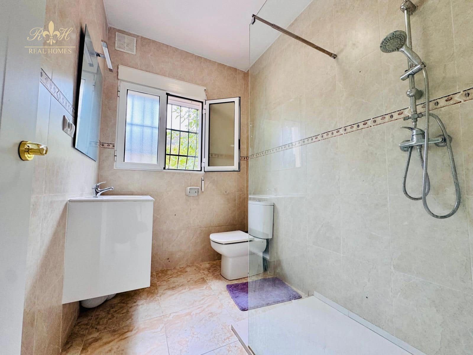 4 bedroom Villa for rent in Albir with pool - € 3,000 (Ref: 10065558)