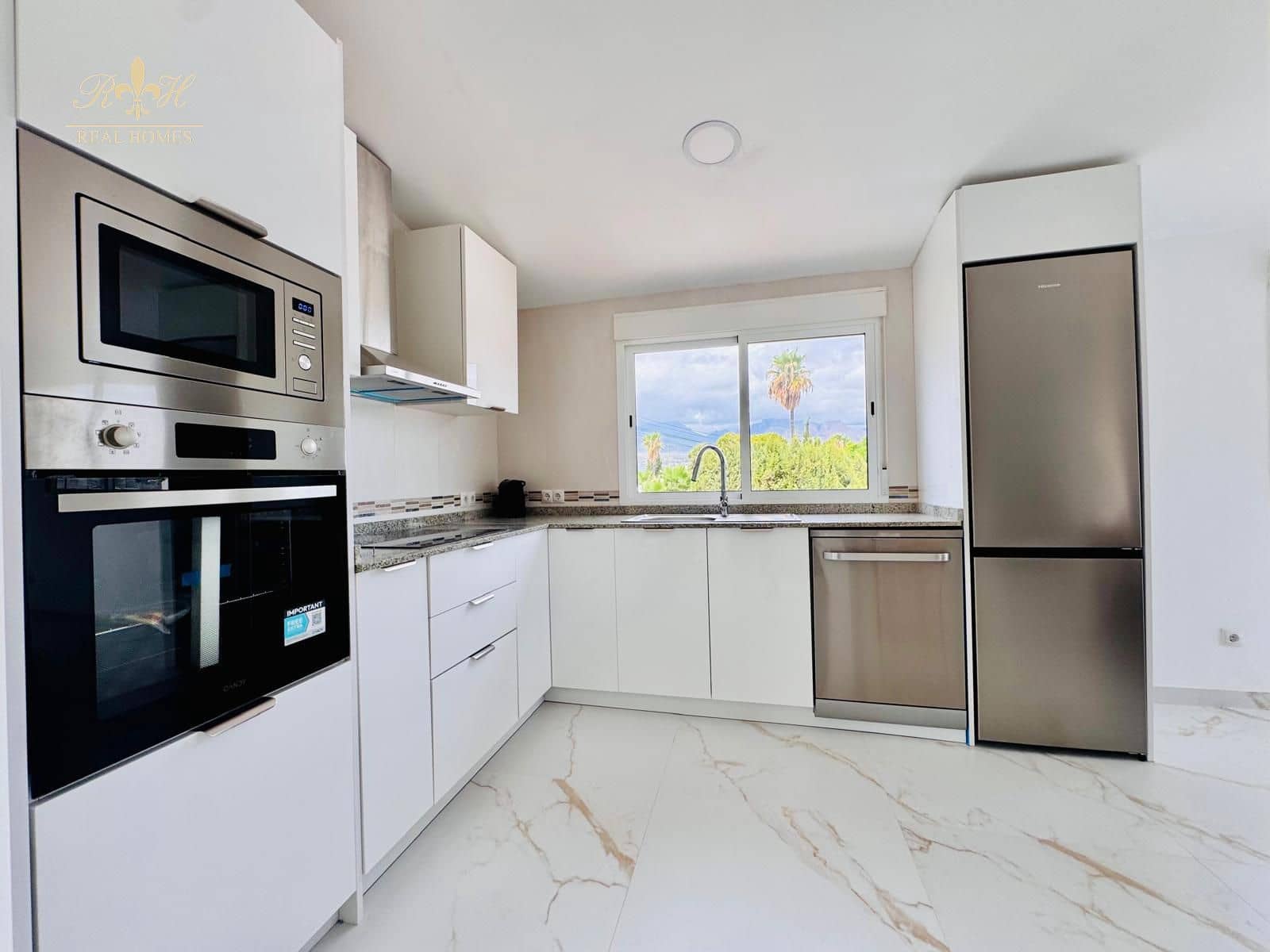 4 bedroom Villa for rent in Albir with pool - € 3,000 (Ref: 10065558)
