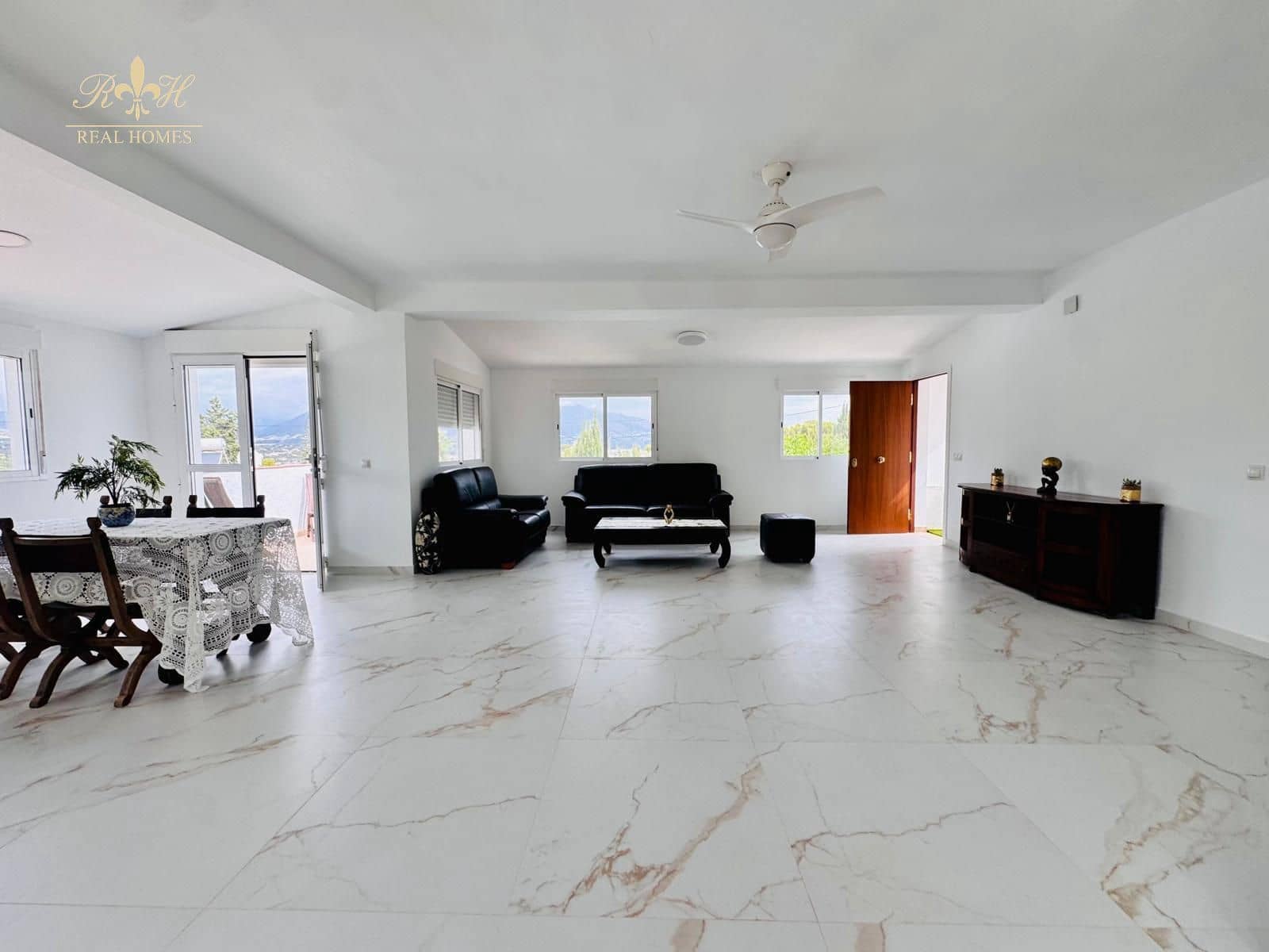4 bedroom Villa for rent in Albir with pool - € 3,000 (Ref: 10065558)