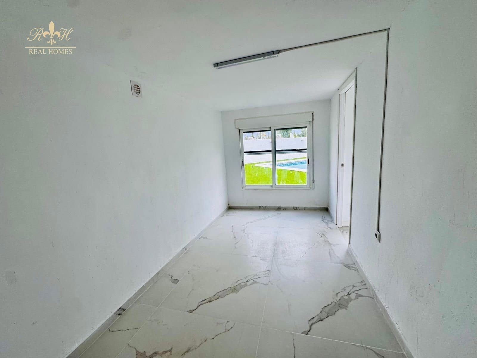 4 bedroom Villa for rent in Albir with pool - € 3,000 (Ref: 10065558)