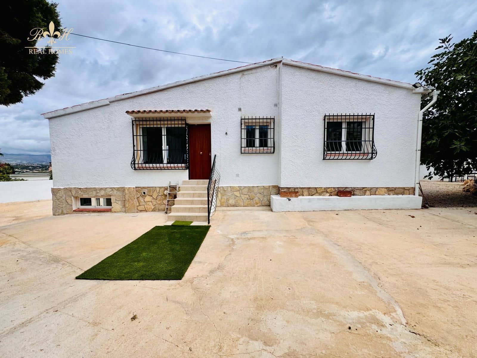 4 bedroom Villa for rent in Albir with pool - € 3,000 (Ref: 10065558)