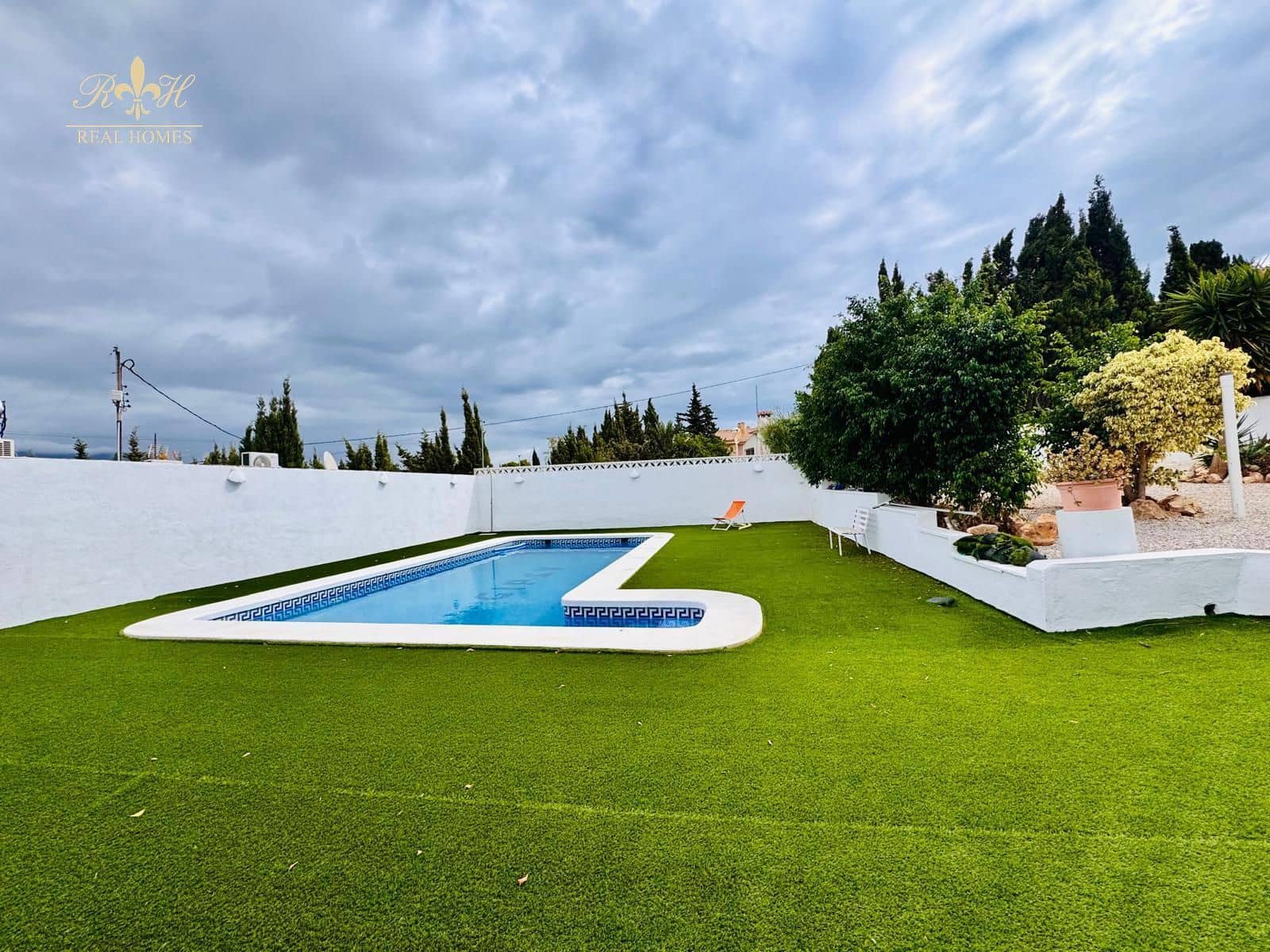 4 bedroom Villa for rent in Albir with pool - € 3,000 (Ref: 10065558)