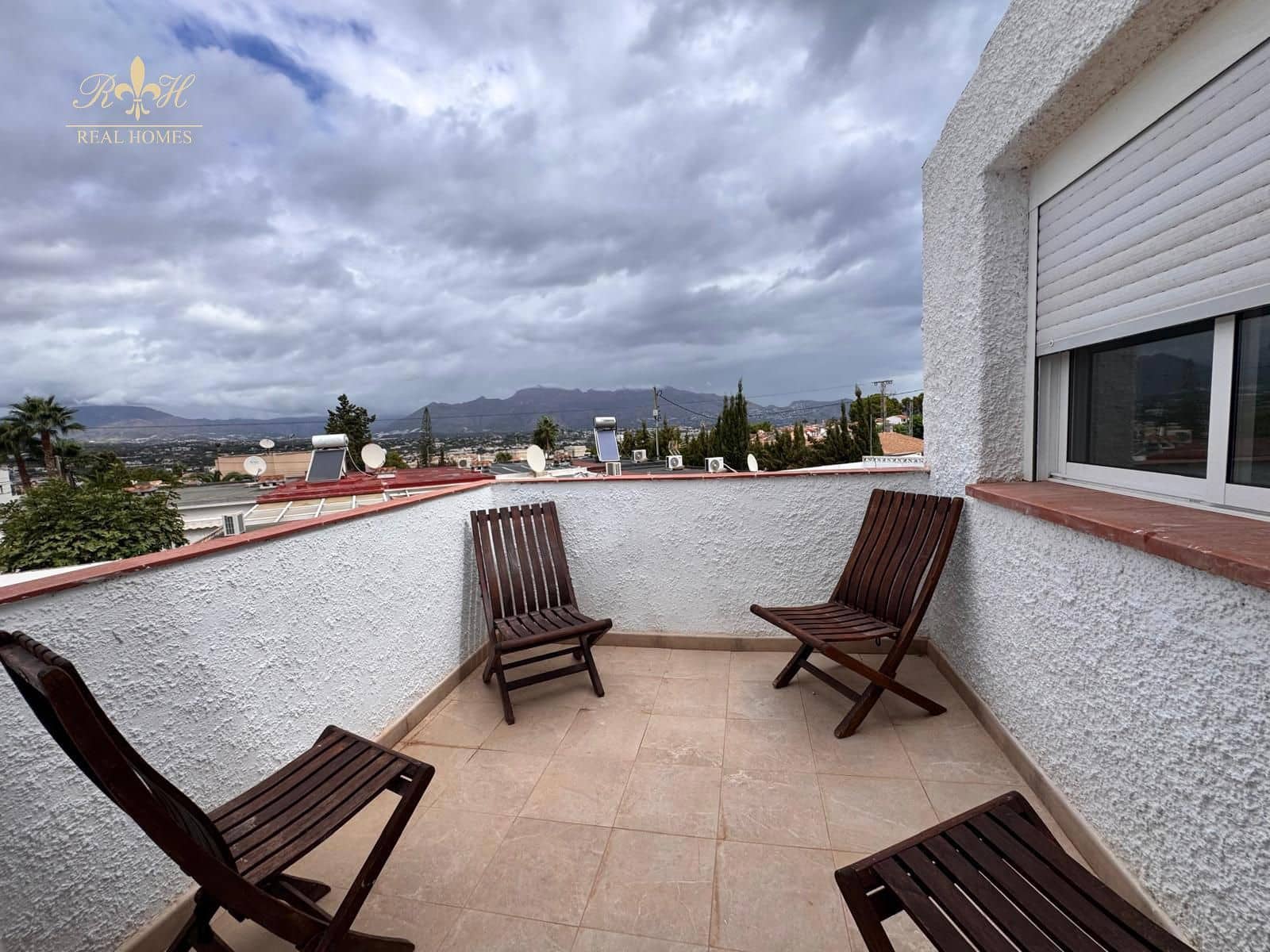 4 bedroom Villa for rent in Albir with pool - € 3,000 (Ref: 10065558)