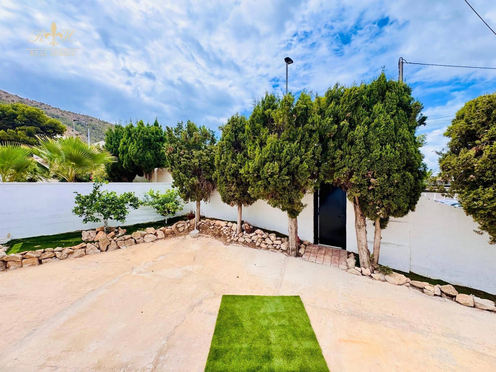 4 bedroom Villa for rent in Albir with pool - € 3,000 (Ref: 10065558)